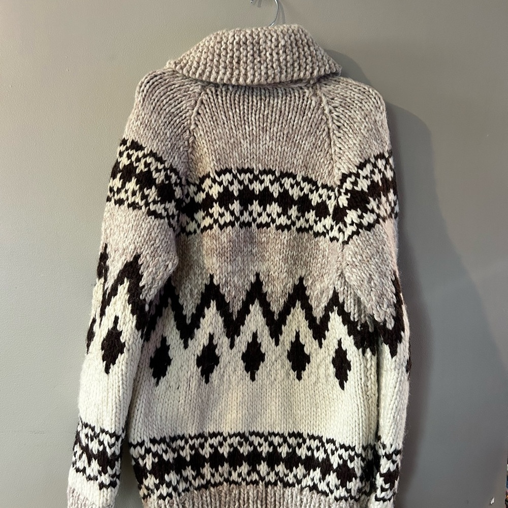 Vintage Cozy Gray and Black Patterned Cowichan Sweater - Picture 6 of 7